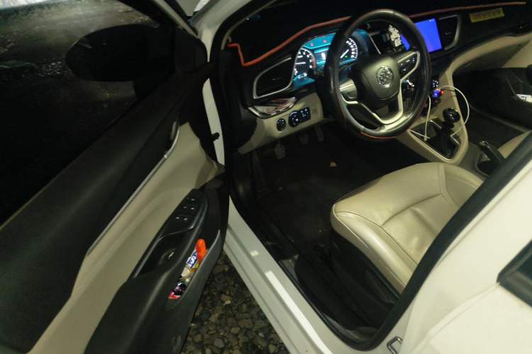 Used Buick GT 2018 15T Manual Elite Version China V Standard