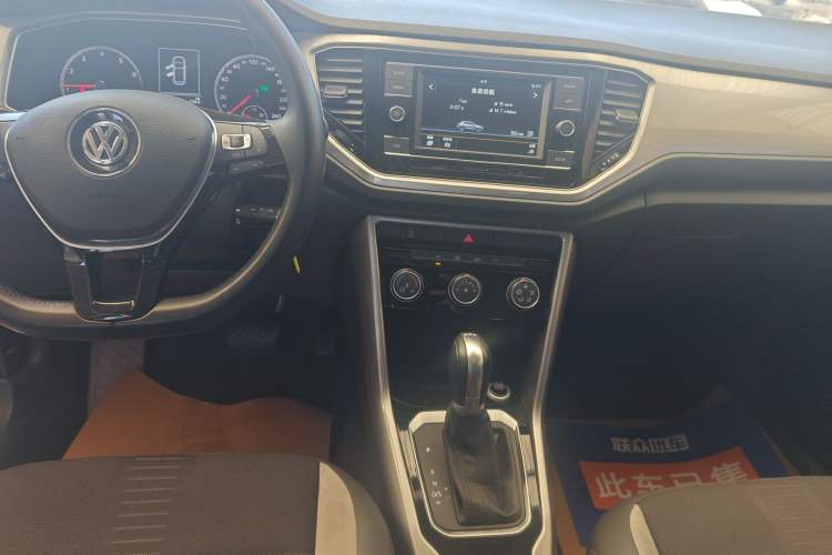 Used Volkswagen T-ROC 2020 230TSI DSG Two-Wheel Drive Advanced Version Audio And AC Panel