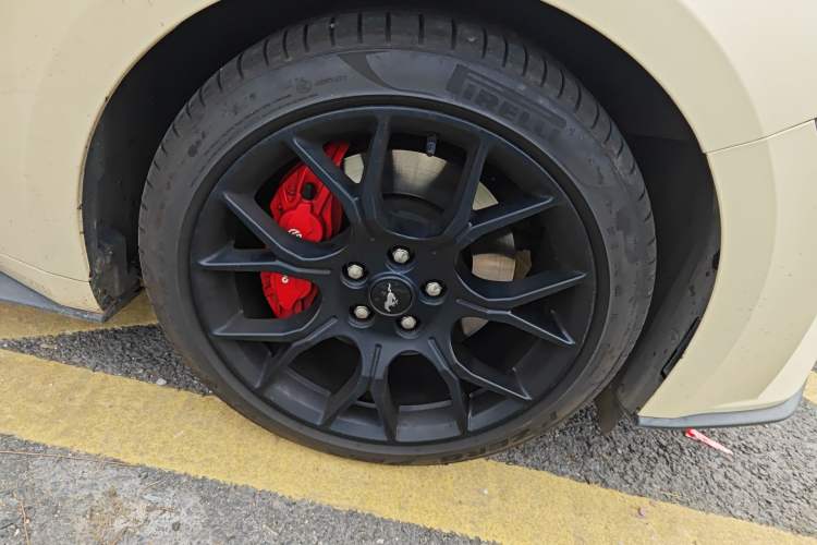 Used Ford Mustang 2019 2.3L EcoBoost Right Front Wheel Hub