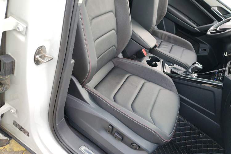 Used Volkswagen Tayron 2022 280TSI Two-Wheel Drive Luxury Smart Connectivity Version Right Front Seat