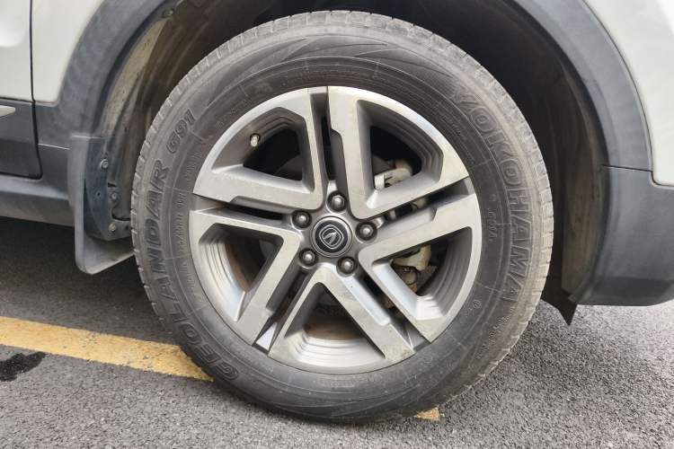 Used CHANGAN CS55 2017 1.5T Manual Colorful Edition Right Front Wheel Hub
