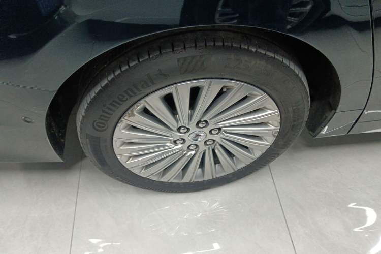 Used Buick Century 2023 2.0T Four-Seat Private Edition Right Rear Wheel Hub