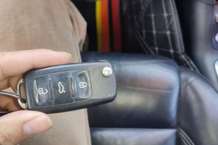 Used Volkswagen Tiguan 2012 2.0 TSI Automatic All-Wheel Drive Elite Edition Vehicle Key