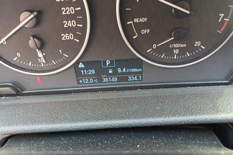 Used BMW 2 Series Gran Tourer 2015 218i Leading Model Odometer Close Up