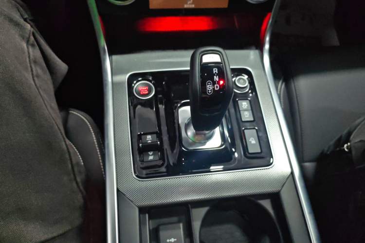 Used Jaguar XEL 2023 2.0T 250 PS R-DYNAMIC S Advanced Sport Edition Gear Lever