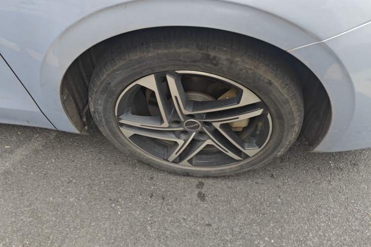 Used Roewe D7 2023 DMH 125km Excellence Edition
