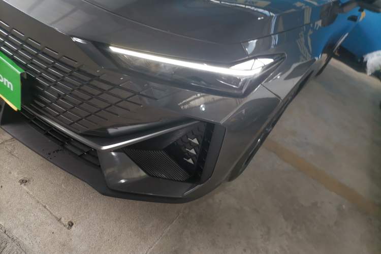 Used CHANGAN UNI-V 2023 1.5T Prestige Model
