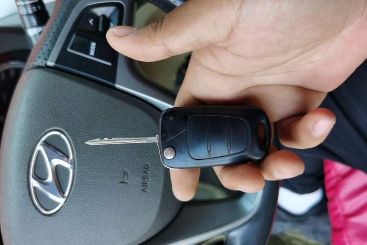 Used Hyundai Verna (older generation) 2010 Sedan 1.4L Automatic Fashionable GT Model