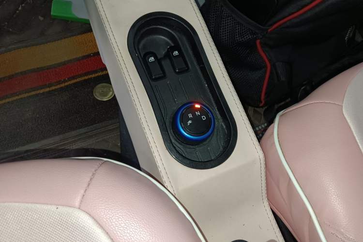 Used Wuling Hongguang MINIEV 2020 Freedom Version Lithium Iron Phosphate Gear Lever