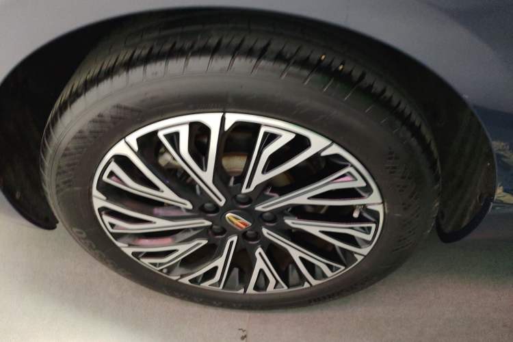 Used Hongqi H5 2024 2.0T Automatic Smart Connect Flagship Edition
