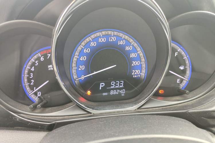 Used Toyota YARiS L Zhi Xuan 2016 Revised Version 1.5G CVT with Dynamic Sunroof