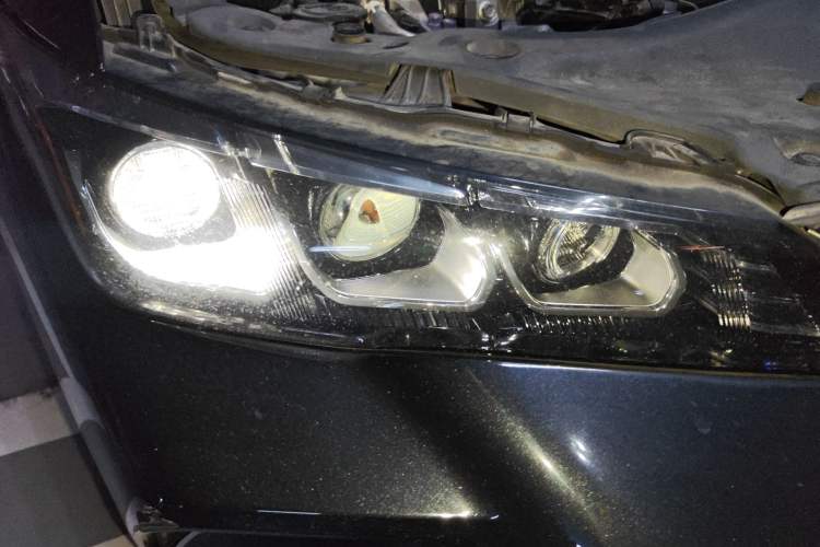 Used Toyota Avalon 2019 2.0L Luxury Edition China VI Standard