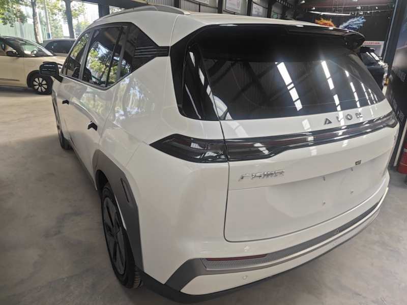 Used AION Y 2023 Younger — 4