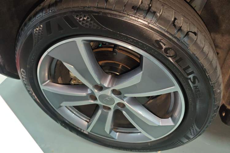 Used Geely Auto Haoyue L 2023 2.0T DCT Flagship Version Right Rear Wheel Hub