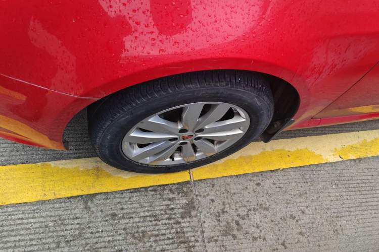 Used Roewe 350 2015 1.5L Automatic Luxury Sunroof Edition