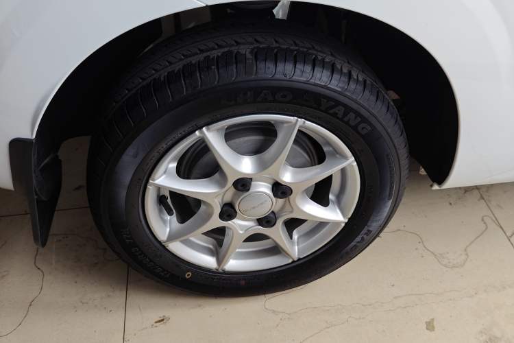 Used Roewe Clever 2022 311km QiQi BoBo Edition Right Rear Wheel Hub