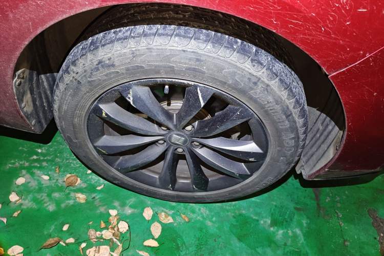 Used Baojun RC-6 2019 1.5T CVT 24-Hour Online Luxury Edition Right Front Wheel Hub