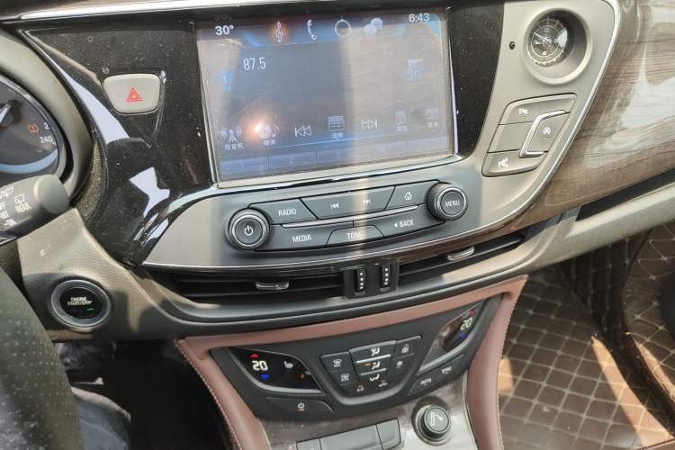 Used Buick Envision 2017 20T Two-Wheel Drive Luxury Model
