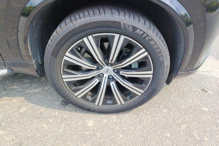 Used Volvo XC90 2021 B5 SmartDrive Luxury Edition 7 Seats Right Front Wheel Hub