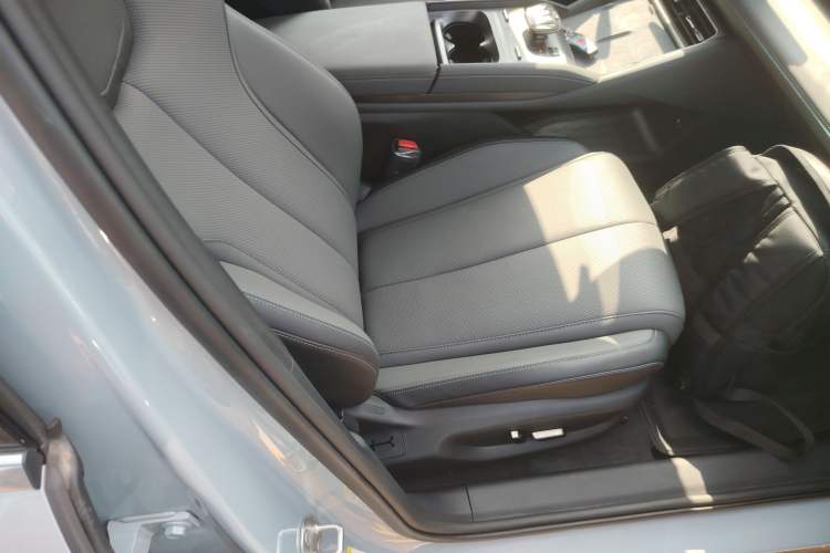 Used BYD Qin L 2025 DM-i Smart Drive 120KM Superior Model