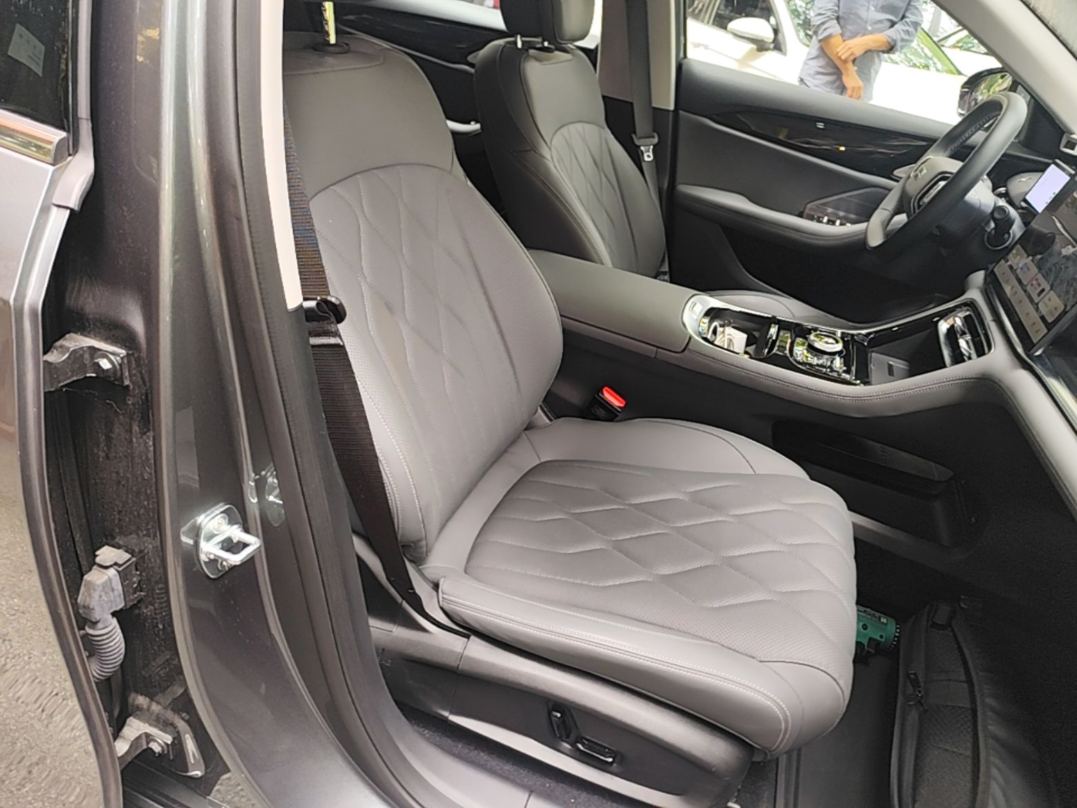 Geely Galaxy A7 2025 Model EM-i 150km Exploration+ Edition — снимка 19
