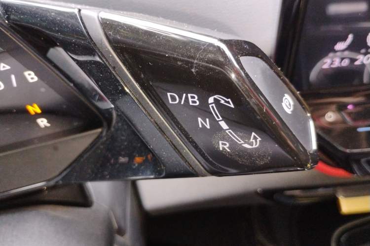 Used Volkswagen ID.4 X 2021 Pure+ Long-Range Edition Gear Lever