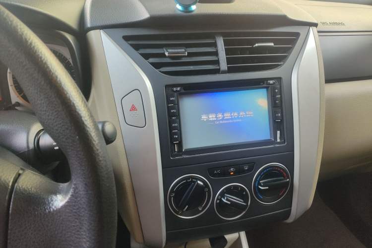 Used Venucia R50 2013 1.6L Manual Fashion Edition