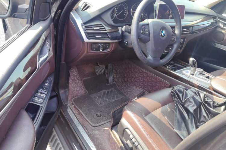 Used BMW X5 2015 xDrive28i
