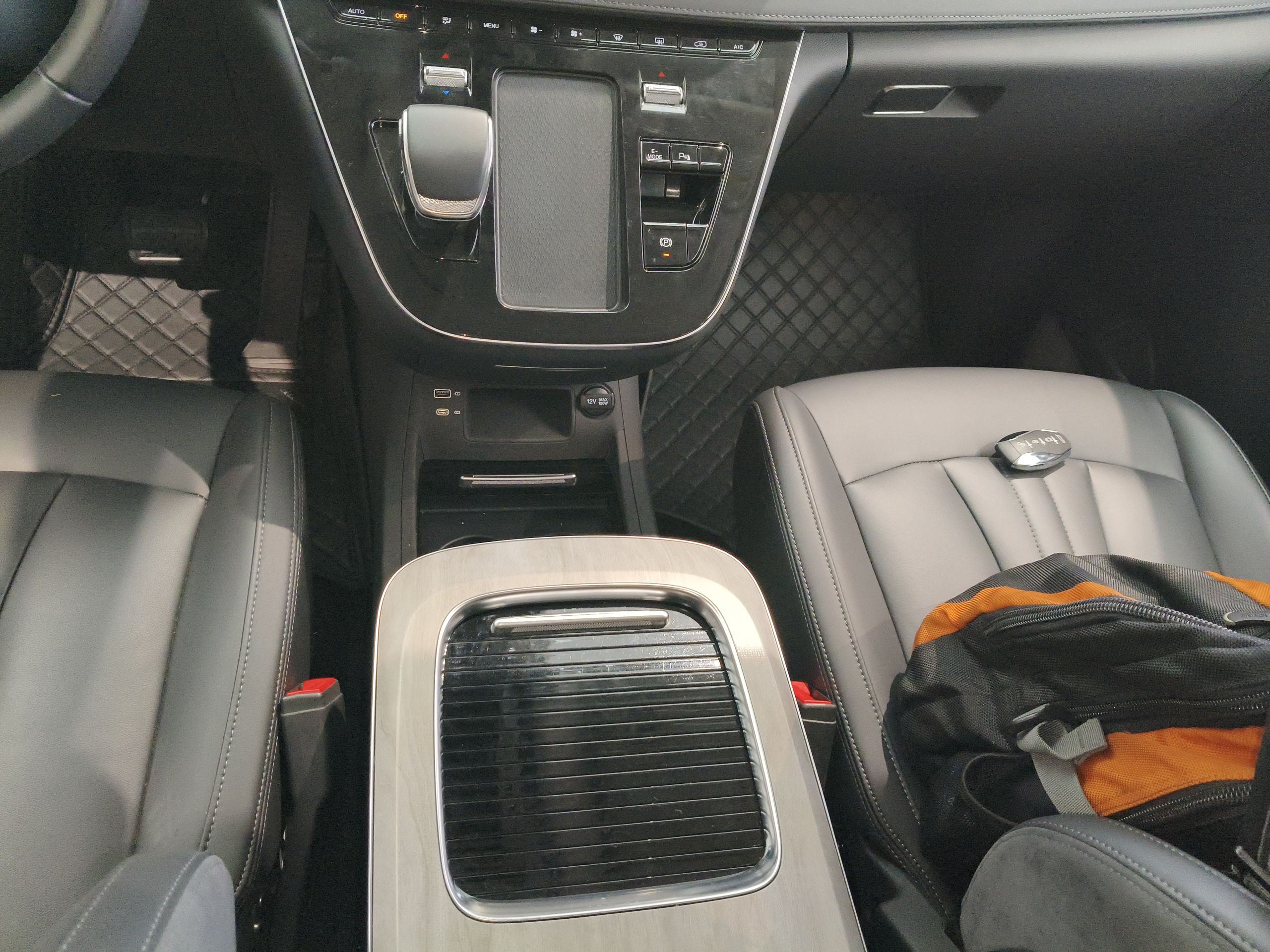 Hongqi HQ9 PHEV 2024 2.0T Four-Wheel Drive Business Edition — снимка 16