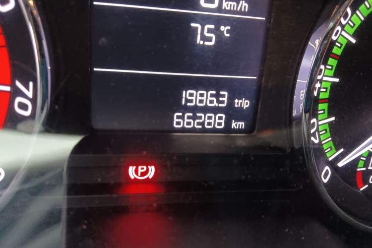 Used Skoda Octavia 2019 1.5L Automatic SmartDrive Comfort Edition China VI Standard