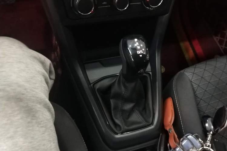 Used Volkswagen T-Cross 2020 1.5L Automatic Fashion Edition Gear Lever