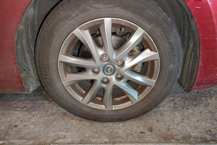 Used Mazda 3 Axela 2017 Sedan 1.5L Automatic Luxury Model Emission Standard China V Right Front Wheel Hub