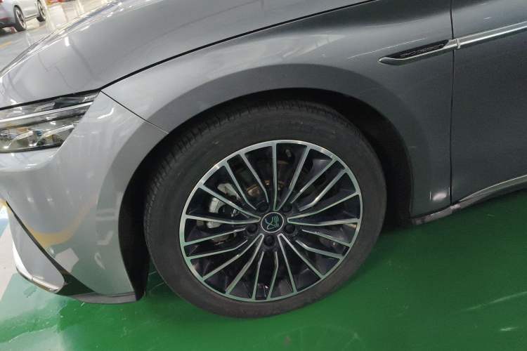 Used BYD Han 2020 EV Long-Range Luxury Model Exterior 4