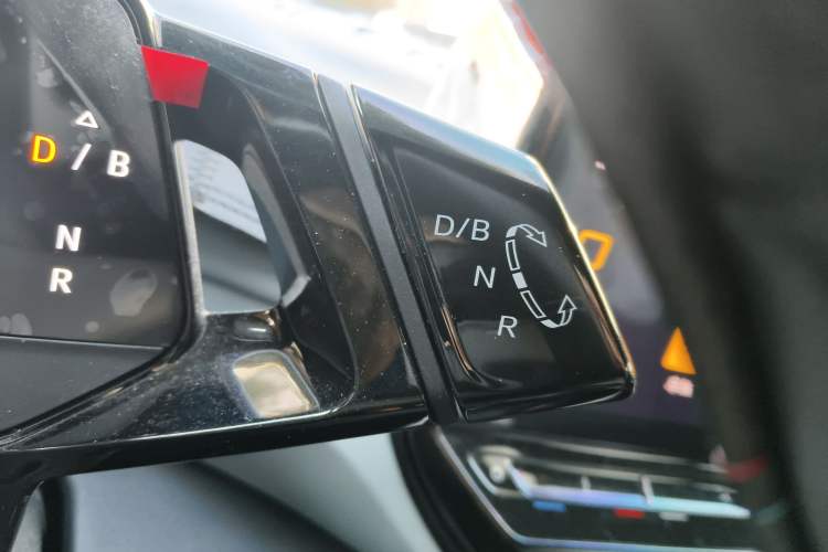 Used Volkswagen ID.4 X 2022 Pure Long-Range Version Gear Lever