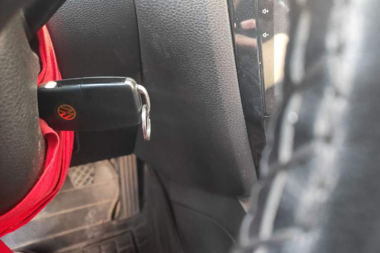 Used Volkswagen Sagitar 2012 1.6L Manual Comfort Model Vehicle Key