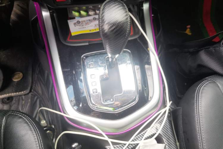 Used Nissan Terra 2018 2.5L Automatic 2WD Luxury Edition Gear Lever