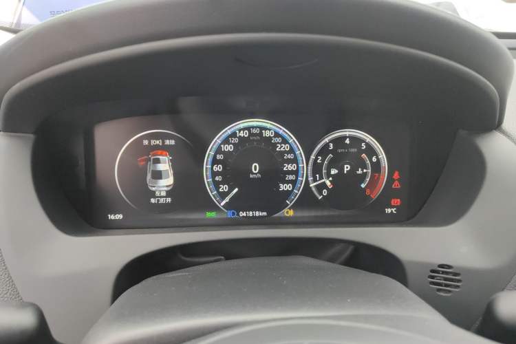 Used Jaguar XEL 2019 2.0T 200 PS Deluxe Edition Instrument Cluster