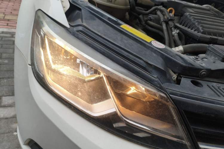 Used Volkswagen Lamando 2015 280TSI DSG Comfort Edition Right Front Headlight