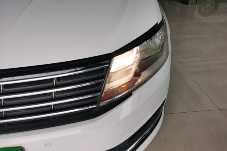 Used Volkswagen Lavida 2015 1.6L Manual Comfort Edition
