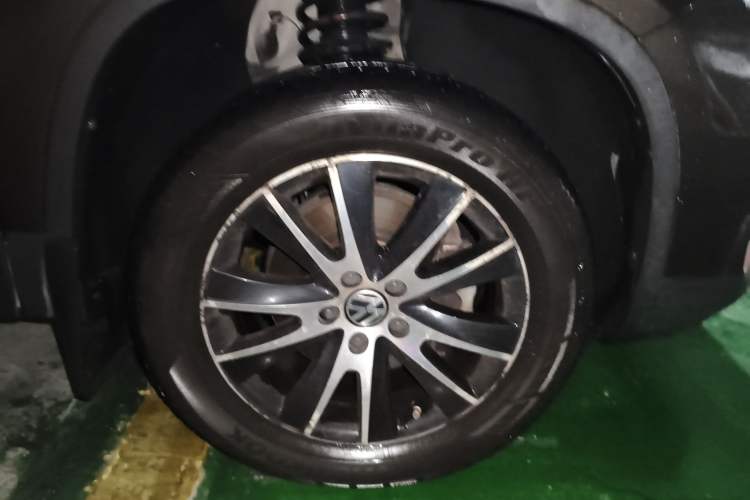 Used Volkswagen Tiguan L 2015 1.8TSI Automatic Two-Wheel Drive Luxury Model
