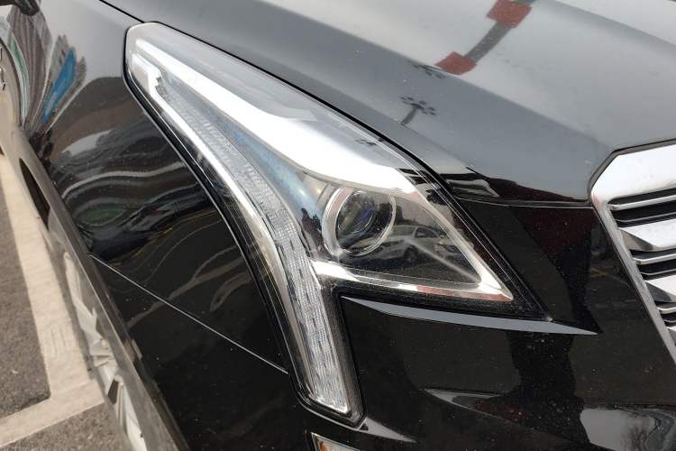 Used Cadillac XT5 2018 25T Luxury Model
