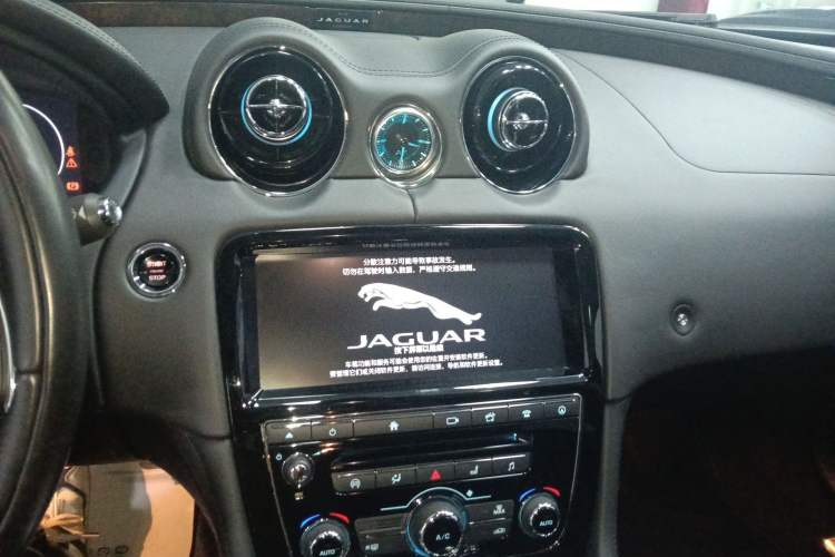 Used Jaguar XJ 2018 XJL 3.0 SC Two-Wheel-Drive Panoramic Business Edition