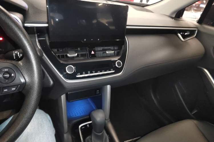 Used Toyota FRONTLANDER 2024 2.0L CVT Luxury Edition Audio And AC Panel