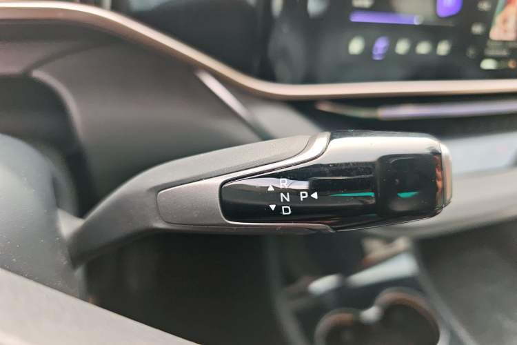 Used Hongqi EH7 2024 690 Pro Gear Lever