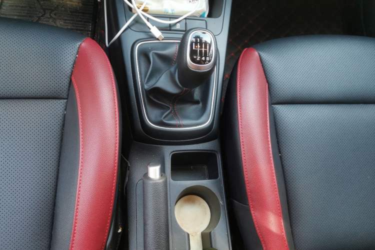 Used Kia KX Cross 2017 1.4L MT GLS
