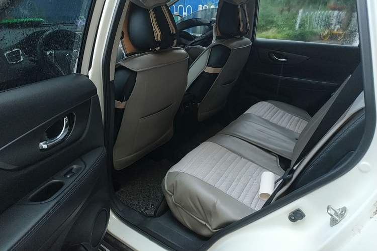 Used Nissan X-Trail 2014 2.0L CVT Comfort Edition 2WD Left Rear Seat