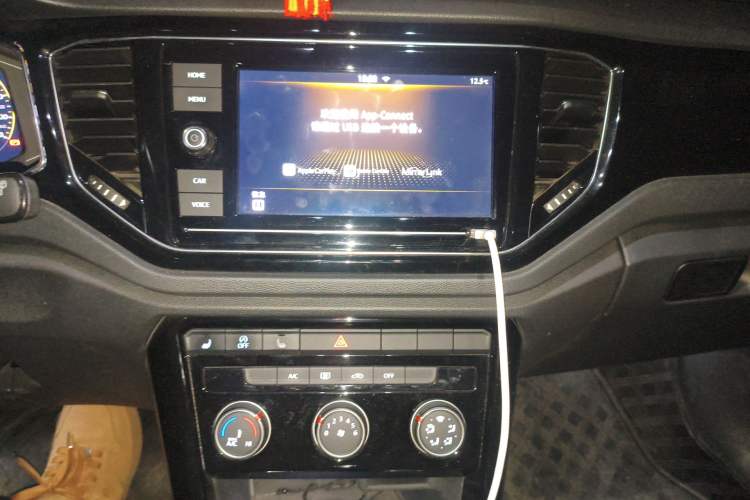 Used Volkswagen T-ROC 2020 280TSI DSG Two-Wheel Drive Comfort Version Audio And AC Panel