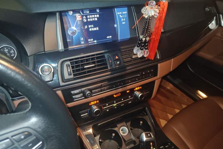 Used BMW 5 Series 2014 520Li Elegant Model
