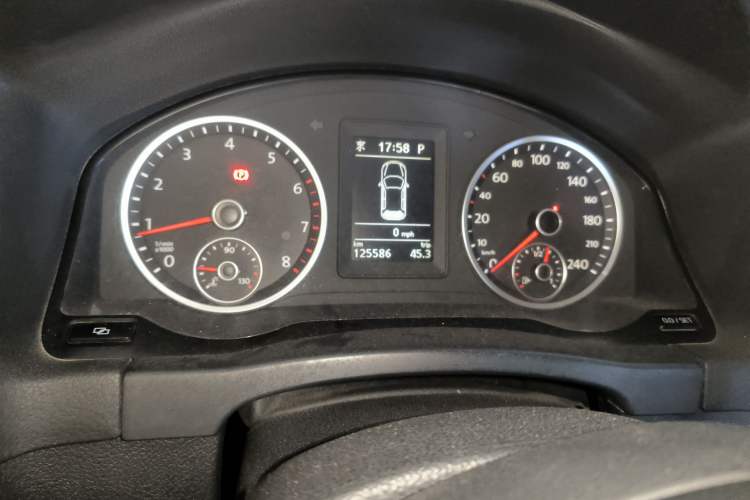 Used Volkswagen Tiguan 2012 1.8TSI Automatic Two-Wheel Drive Elite Edition Odometer Close Up