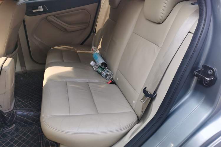 Used Ford Focus 2012 Hatchback Classic 1.8L Automatic Fashion Edition
